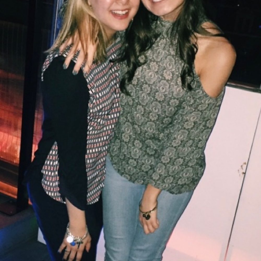 American Eagle Cold Shoulder Bell Sleeves
Top Size M